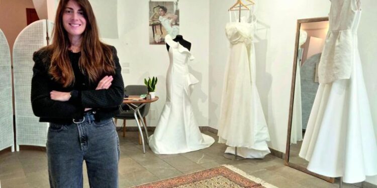 ABITI DA SPOSA | Dal Venezuela al Friuli, la stilista Melanie Zulli apre il suo showroom a Cividale