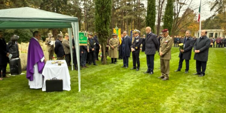 Commemorazione nel cimitero di Brookwood