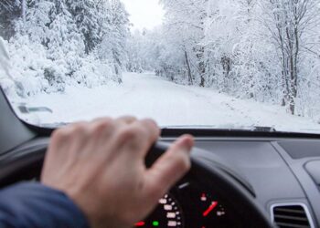 Guidare con la neve