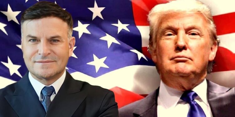 Massimo Romagnoli e Donald Trump (idea grafica ItaliaChiamaItalia)