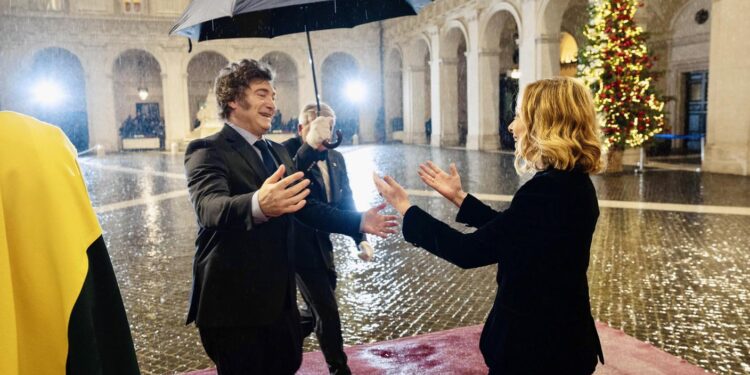 ITALIA-ARGENTINA | Javeri Milei riceve la cittadinanza italiana da Giorgia Meloni