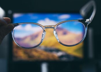 Come guardare la televisione senza affaticare gli occhi