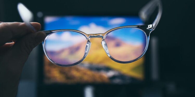 Come guardare la televisione senza affaticare gli occhi