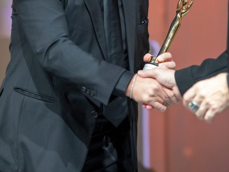 MADE IN ITALY | Italiani all’estero, a Massimo Romagnoli il Premio Oscar della Moda [FOTO]