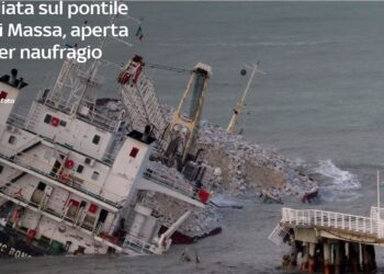 FOCUS | Nave incagliata a Marina di Massa: rischio sversamento di gasolio