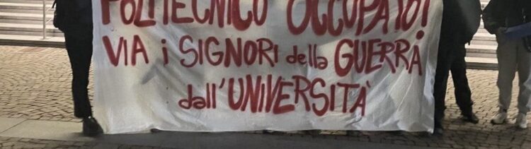 TORINO | Protesta degli studenti contro guerra e Tajani: “Non sei il benvenuto”