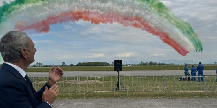 FRECCE TRICOLORI | Italiani all’estero, Carè: “Omaggio alla Bandiera, eccellenza italiana”