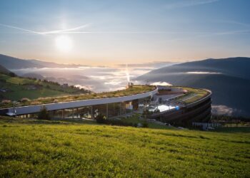Pasqua in famiglia sulle Dolomiti: tra magia, gioco e tradizione all’hotel 5* Familiamus