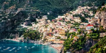 VACANZE PASQUA 2025 | La Costiera Amalfitana tra le mete più gettonate in Italia