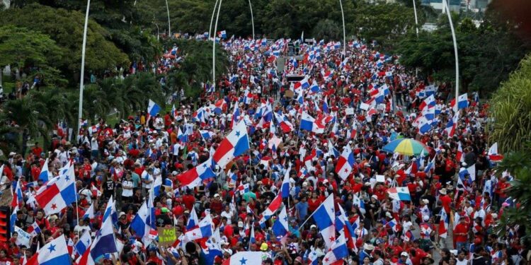 Proteste a Panama, dalla Chiesa appello al 'buon senso'