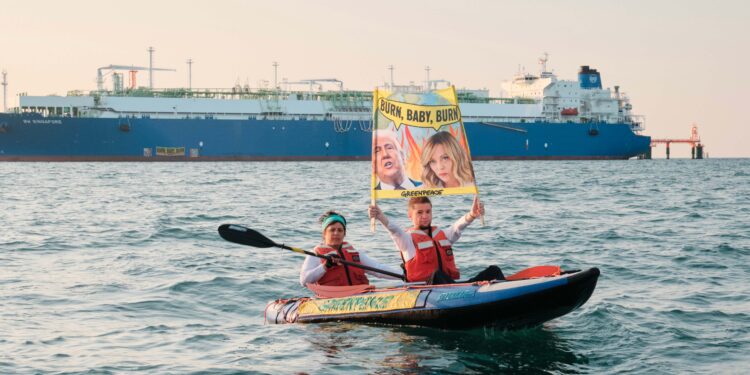 GREENPEACE | “Investire sul gas fossile significa bruciare il nostro futuro”