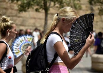 Donne al limite tra caldo e carico mentale