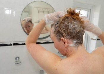 Tinta per capelli in casa: istruzioni per l'uso