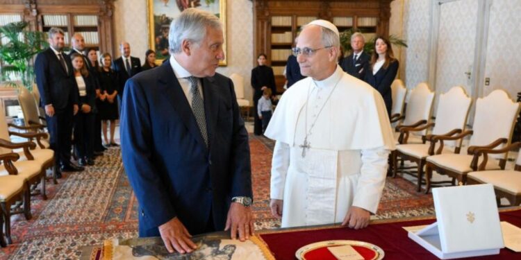 VATICANO | Tajani ricevuto dal Papa: impegno comune per la pace