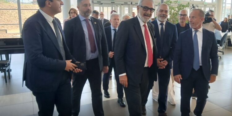OSPEDALE DEI CASTELLI | Rocca: “Potenziati posti letto e organici”. Inaugurate le nuove eccellenze