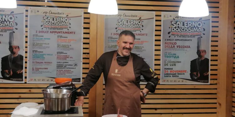 Sul lungomare di Salerno la tavoletta di cioccolato più lunga del mondo