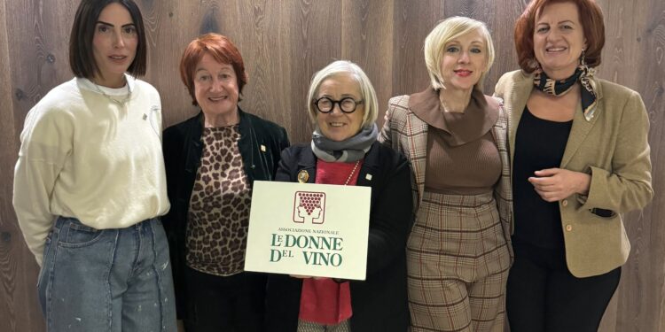 LE DONNE DEL VINO | Donatella Cinelli Colombini rieletta delegata Toscana