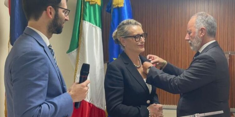Ordine della Stella d’Italia a Elisabetta Copetti: onorificenza a Las Terrenas per l’impegno nella comunità e nel Made in Italy