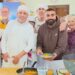 Marco Porro, Assessore al Turismo di Ladispoli e cuoco dell’Alleanza dei Cuochi di Slow Food, insieme ai ragazzi del progetto "Scotti a puntino"