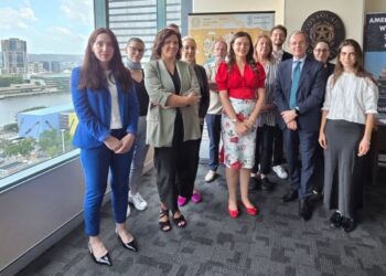 Brisbane, l’Ambasciatore Paolo Lener incontra la comunità italiana: focus su servizi consolari, lingua e imprese