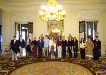 Una rappresentanza di studentesse e studenti dell’Asociación para las Naciones Unidas y el Derecho Internacional (ANUDI) dell’Università Carlos III di Madrid