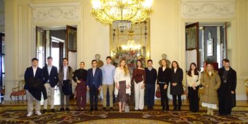 Una rappresentanza di studentesse e studenti dell’Asociación para las Naciones Unidas y el Derecho Internacional (ANUDI) dell’Università Carlos III di Madrid