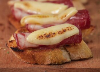 Mozzarella di Bufala e prosciutto Jabugo, gemellaggio gastronomico a Barcellona
