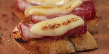 Mozzarella di Bufala e prosciutto Jabugo, gemellaggio gastronomico a Barcellona