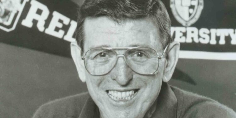 Lou Carnesecca