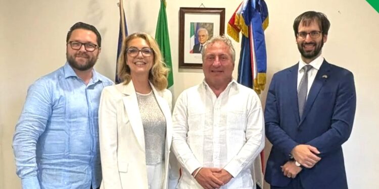 Sergio Maffettone, Ambasciatore d'Italia a Santo Domingo, ha ricevuto una delegazione del locale Comites