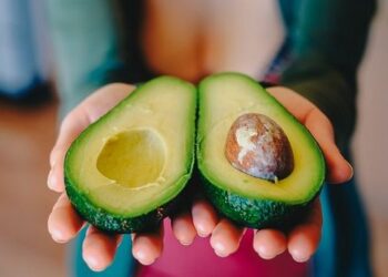 Mango e avocado, in 15 anni in Italia import +420% e +363%