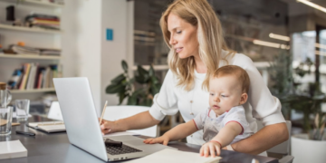 Fisco, il governo Meloni rivendica i risultati: “Fino a 11.600 euro in più per le mamme lavoratrici”