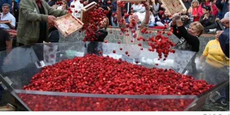 Nemi celebra la storica Sagra delle Fragole 2026: omaggio alla Cucina Italiana Patrimonio dell’Umanità
