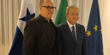 Panama, incontro tra il Sottosegretario Massimo Dell'Utri e la comunità italiana: focus su servizi e collaborazione