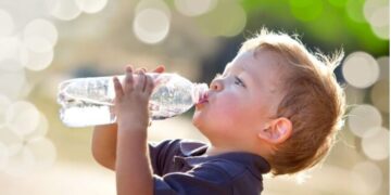 Clima, Save the Children: 24 milioni di italiani esposti alle ondate di calore nel 2026, 3,4 milioni sono bambini