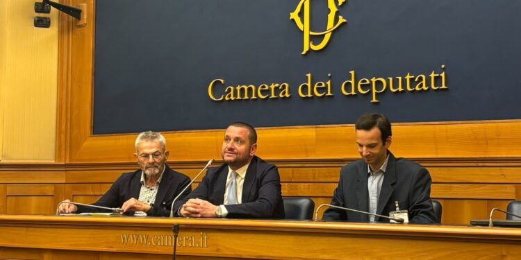 ComitesApp, presentata alla Camera la nuova app per gli italiani in Svizzera: servizi consolari e pratiche AIRE a portata di smartphone