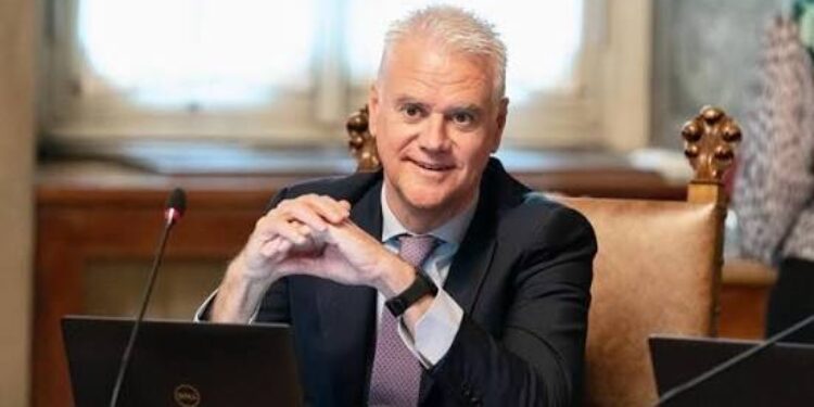 Ministro Zangrillo
