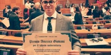Premio America Giovani ad Andrea Mondinelli