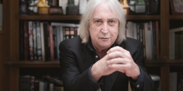 Enrico Vanzina nominato “Ambasciatore di Riccione nel mondo”: “È l’estate italiana”