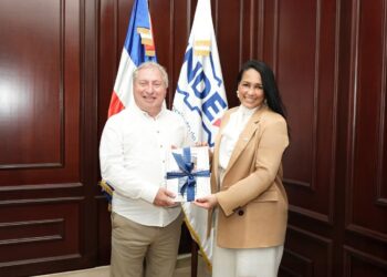 L’ambasciatore Sergio Maffettone incontra la viceministra Celines Toribio. Al centro i rapporti bilaterali e il ruolo delle comunità italiana e dominicana all’estero.