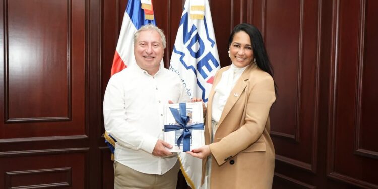 L’ambasciatore Sergio Maffettone incontra la viceministra Celines Toribio. Al centro i rapporti bilaterali e il ruolo delle comunità italiana e dominicana all’estero.