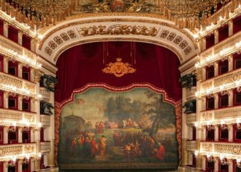 L’interno del Teatro di San Carlo. Foto Luciano Romano