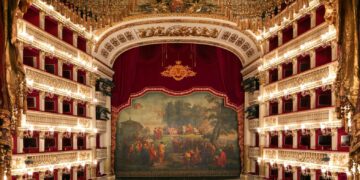 L’interno del Teatro di San Carlo. Foto Luciano Romano