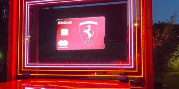 UniCredit e Ferrari, la carta Metal diventa la prima Mastercard World Legend in Italia