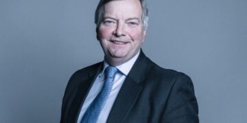 All'iniziativa parteciperà Lord Nicholas True, attuale Leader dell'Opposizione alla Camera dei Lord britannica, già alla guida della stessa Camera dal 2022 al 2024.